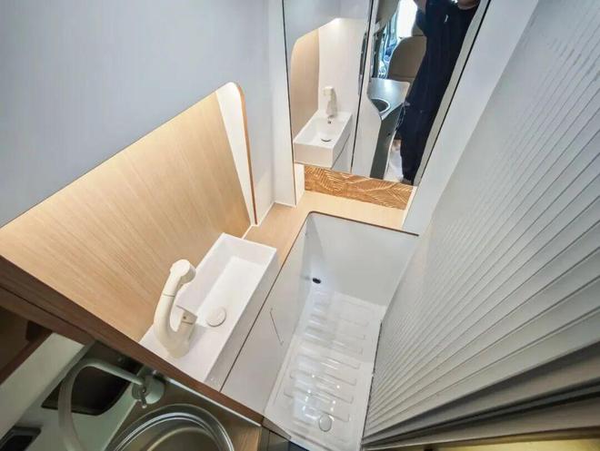 营车越界R3房车颜值品质没得说新葡京一款超赞的小而美精致露(图5) 营车越界R3房车颜值品质没得说新葡京一款超赞的小而美精致露(图5)