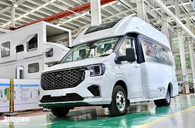 飞翔T8铁C房车如何做到“配置拉满”?新葡京福特23T动力+无接缝车身!这款(图8) 飞翔T8铁C房车如何做到“配置拉满”?新葡京福特23T动力+无接缝车身!这款(图8)